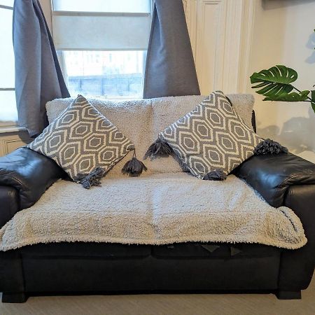 1 Bedroom Studio In A Supurb Area Of Кардіфф Екстер'єр фото