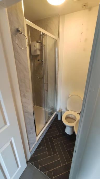 1 Bedroom Studio In A Supurb Area Of Кардіфф Екстер'єр фото