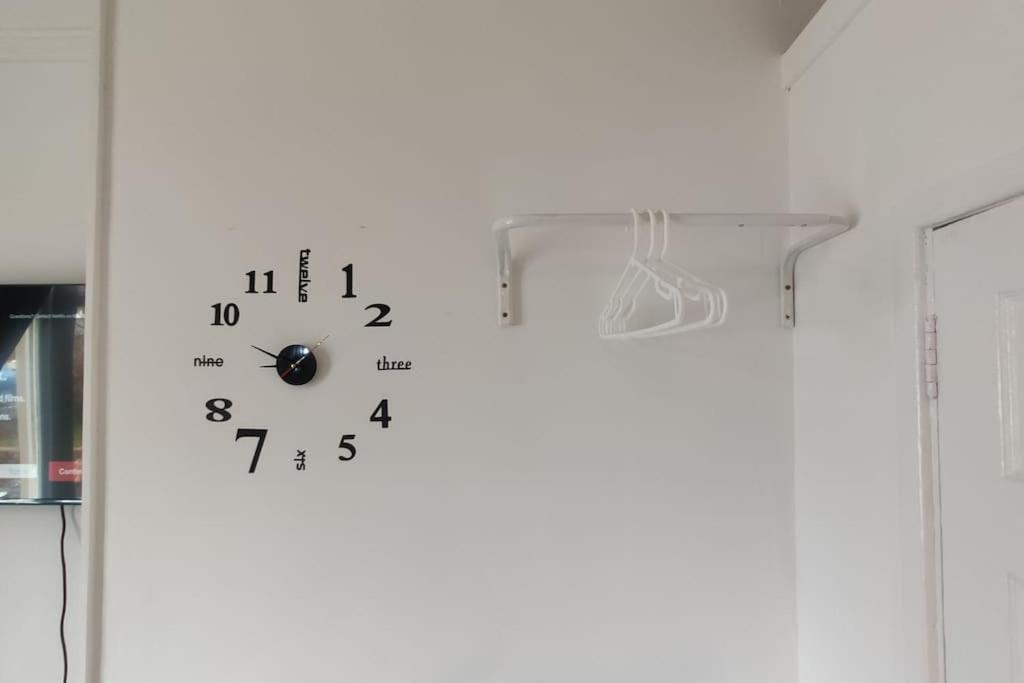 1 Bedroom Studio In A Supurb Area Of Кардіфф Екстер'єр фото