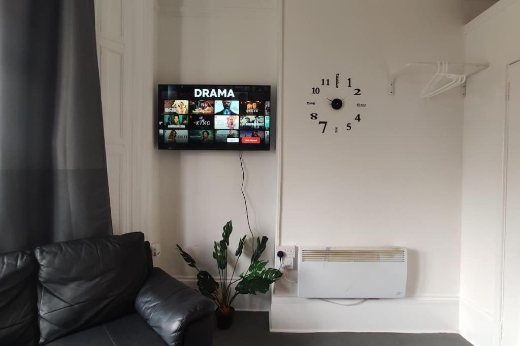 1 Bedroom Studio In A Supurb Area Of Кардіфф Екстер'єр фото