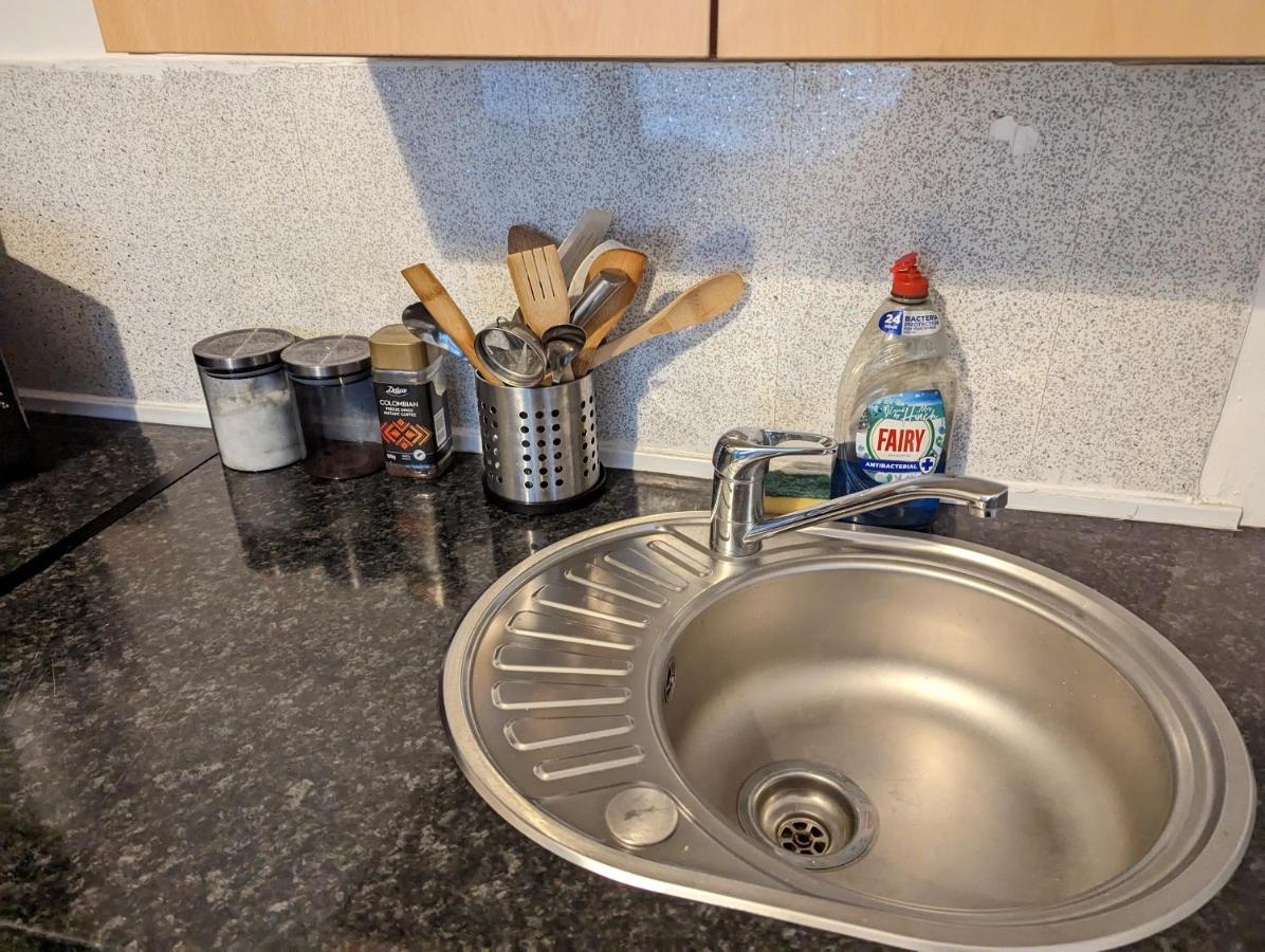1 Bedroom Studio In A Supurb Area Of Кардіфф Екстер'єр фото
